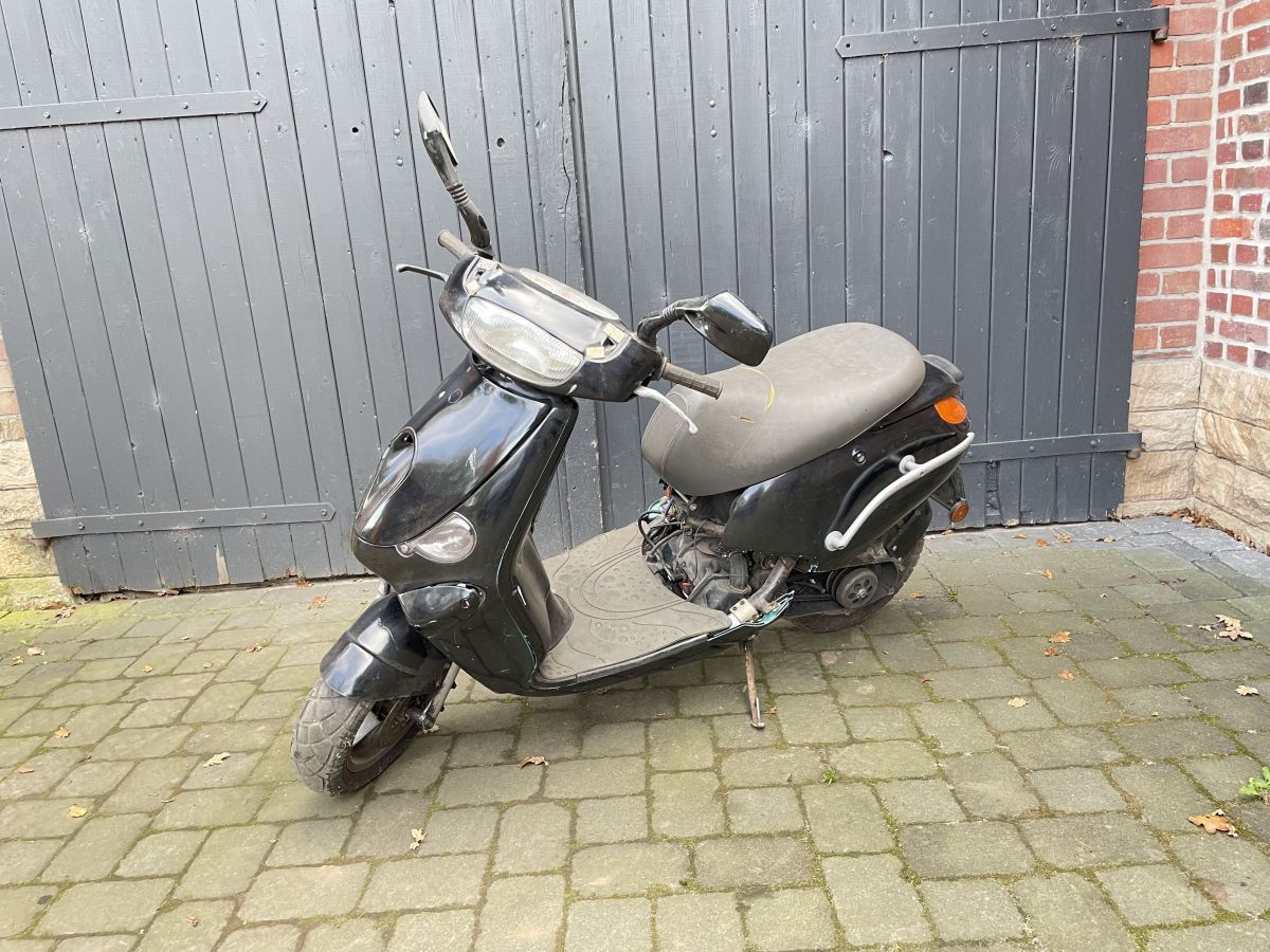 Aprilia Gulliver 50 - Vorderrad Reifen Felge vorne front wheel (102-10)