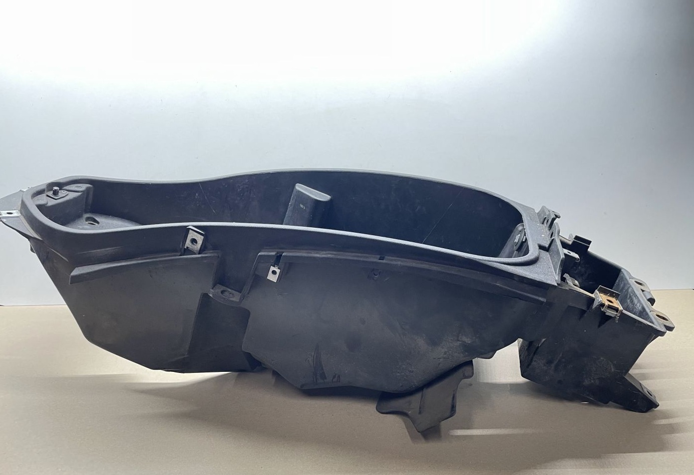 Piaggio Beverly 125 - Helmfach Staufach Verkleidung fairing (110)