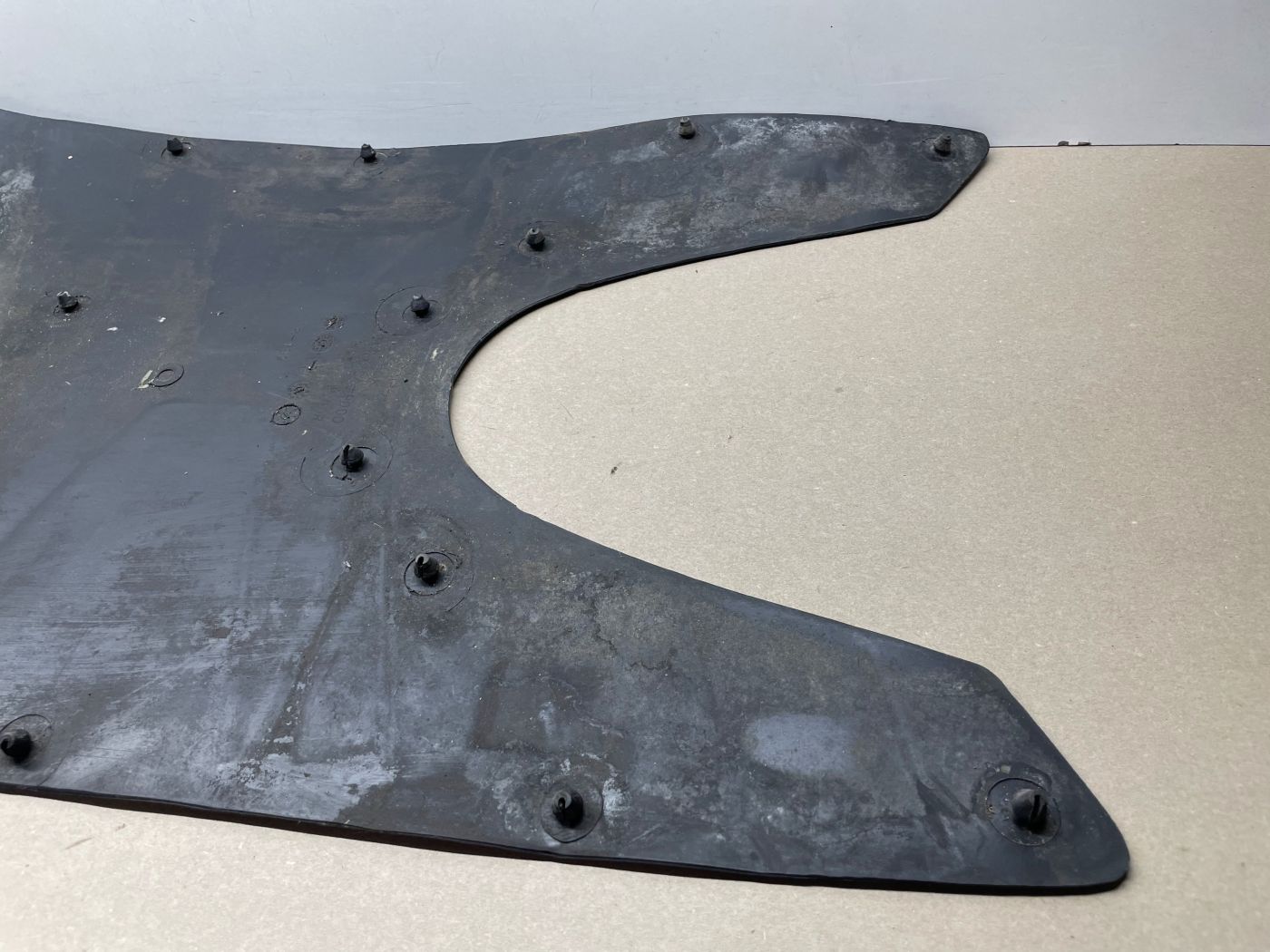 Kymco KB 50  - Gummimatte Fußablage Trittbrett Verkleidung Abdeckung (117)