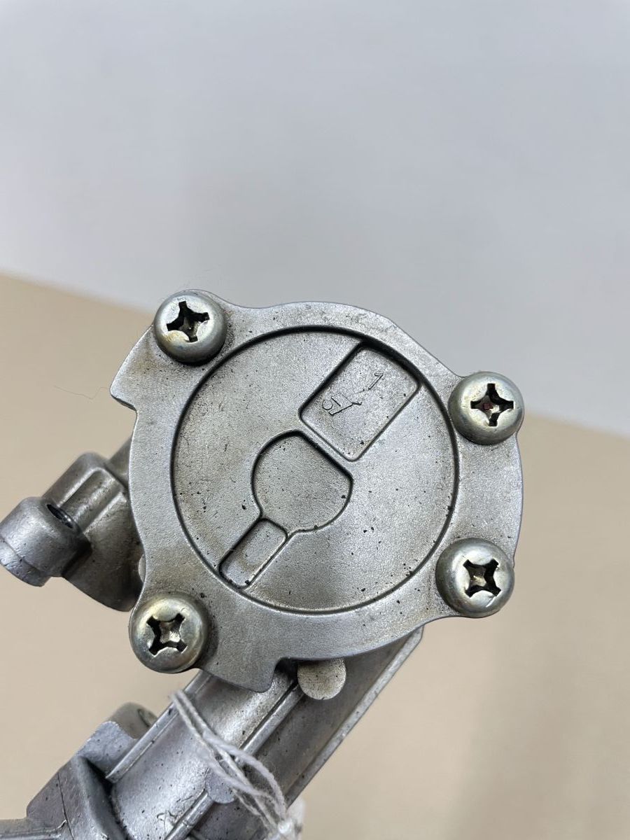 Kawasaki GPZ 500 S EX500A - original Ölpumpe Ölsieb Ritzel oilpump  (118-14)