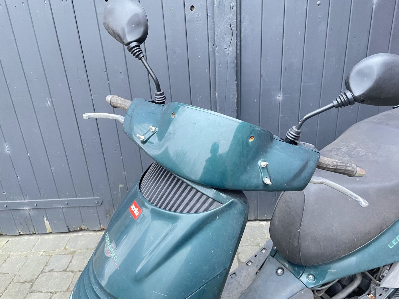 Aprilia Leonardo 125 - Lenkerverkleidung vorne Abdeckung Verkleidung (109-1)