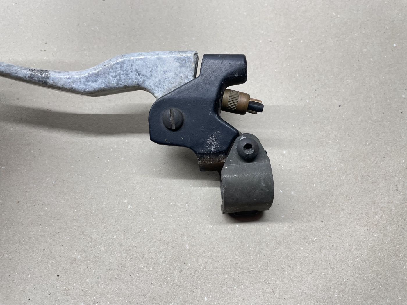 Aprilia Gulliver 50 - Bremsarmatur links Bremshebel Bremse Hinterrad Lenker (102-10)