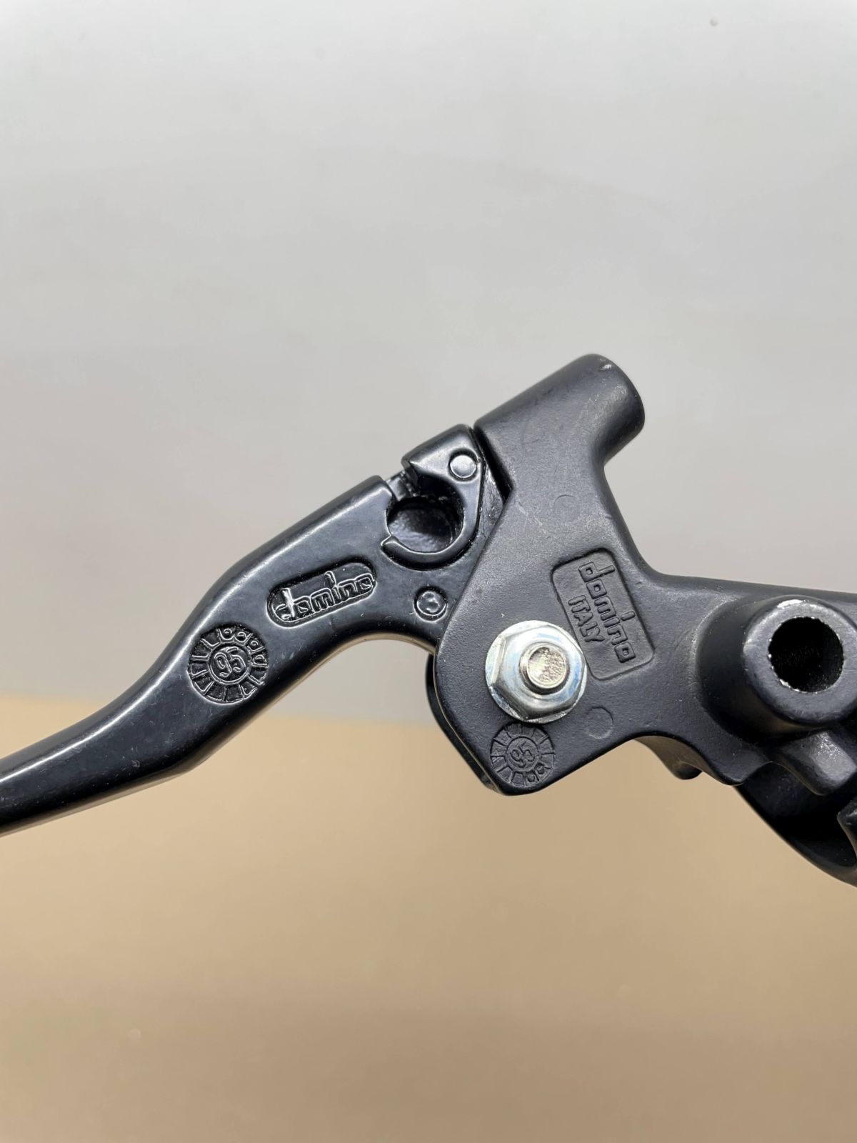 Domino Bremsarmatur rechts Bremshebel Roller Piaggio Aprilia Yamaha (39-23)