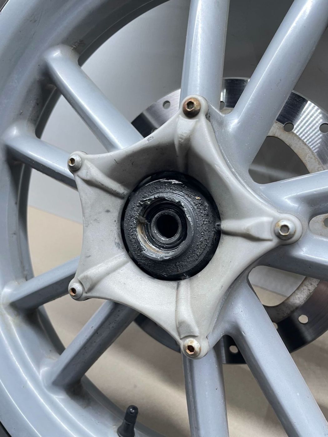 Piaggio Beverly 125 - Vorderrad Reifen Felge vorne front wheel (110)
