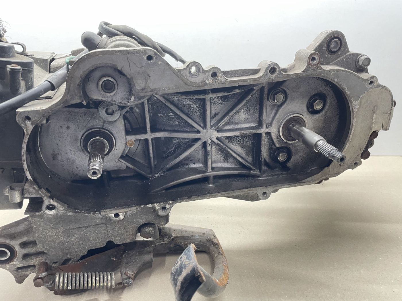 Ering / Baotian BT49QT-7 Motorblock Zylinder Getriebe Kurbelwelle (102-14)