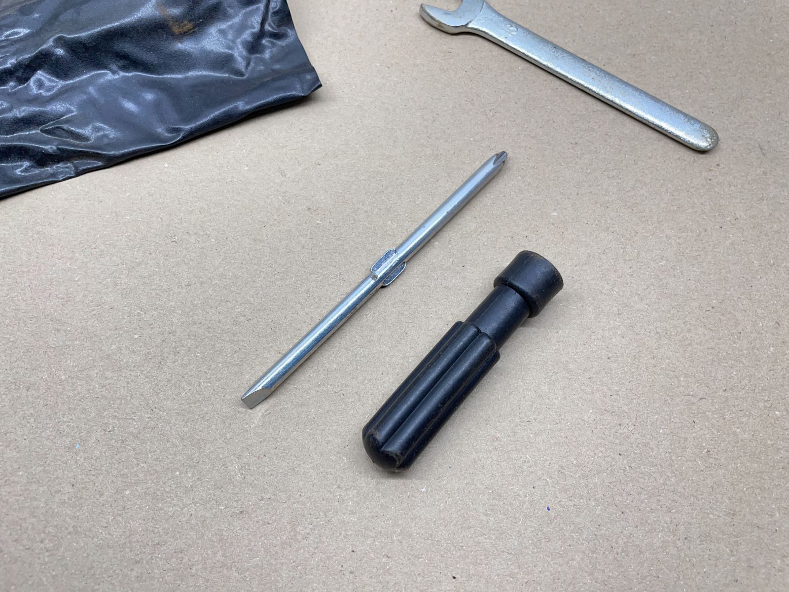 Roller Bordwerkzeug Schraubenschlüssel  - Piaggio Aprilia Peugeot MBK (45)