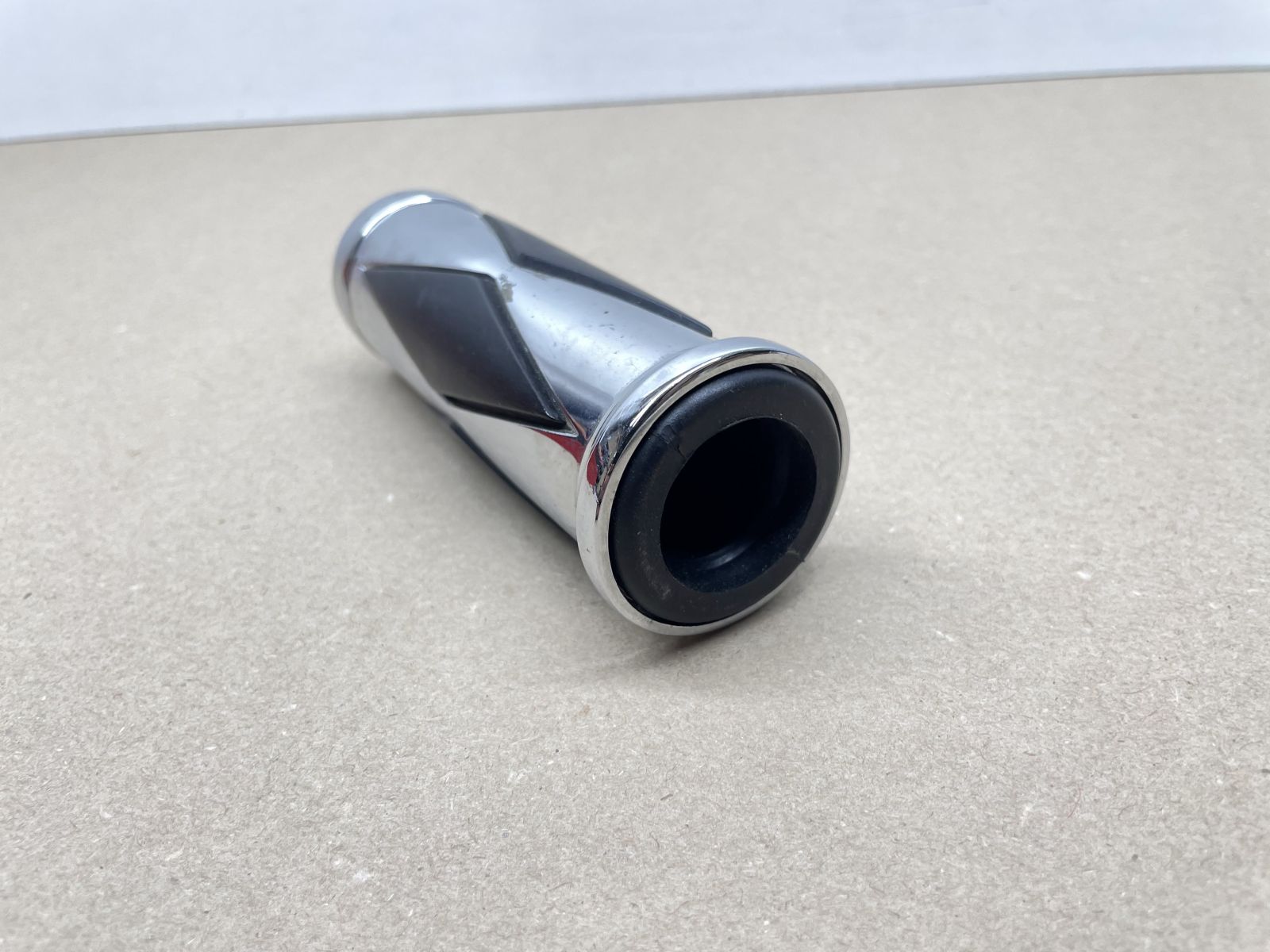 1" Lenker Griff  25mm Chrom Diamond für Harley Suzuki Yamaha Kawasaki Cruiser (118-25)