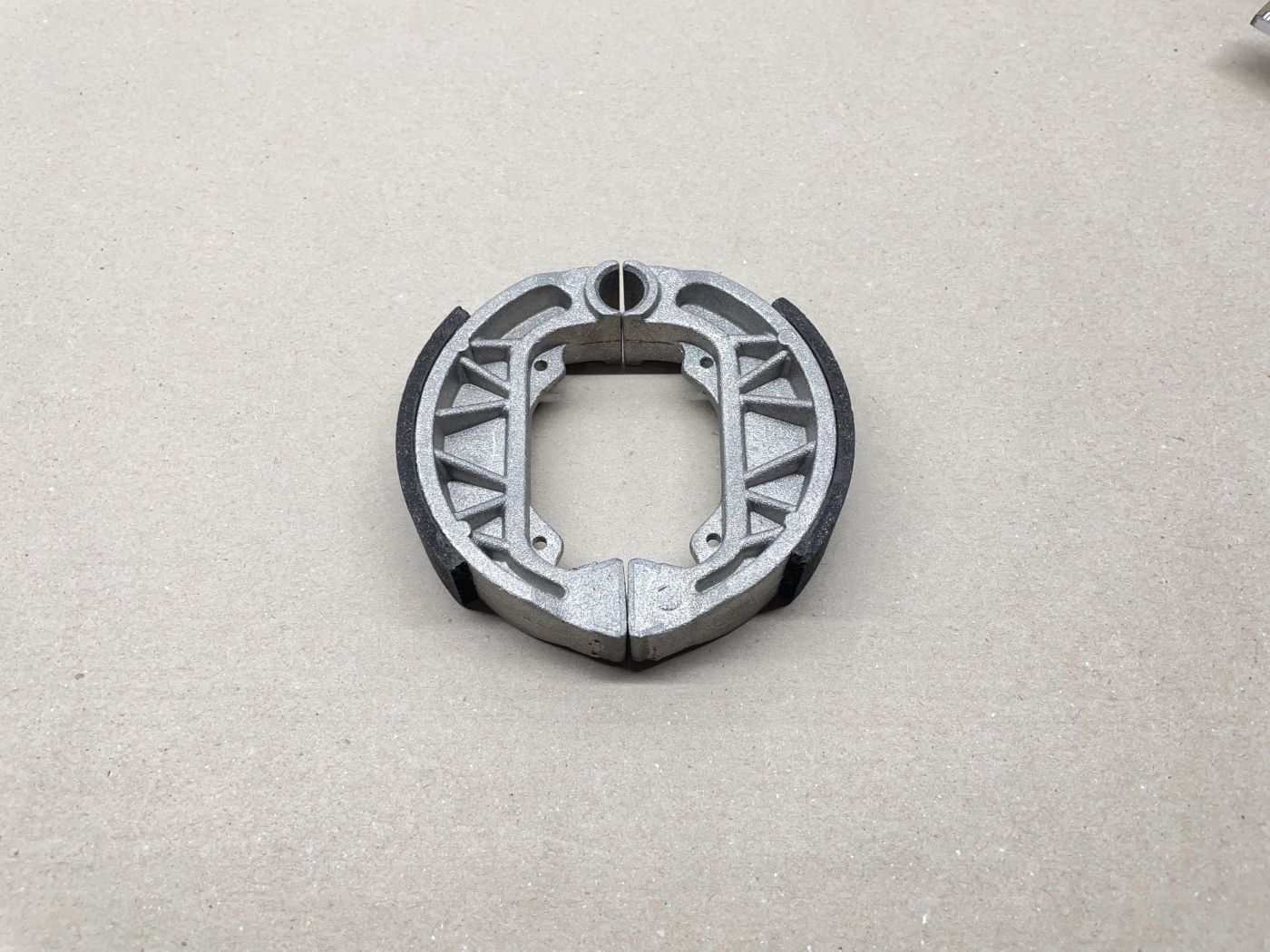 Bremsbacken 95mm x 20mm NOS Hercules Kreidler Zündapp KTM Piaggio Peugeot (39-75R)