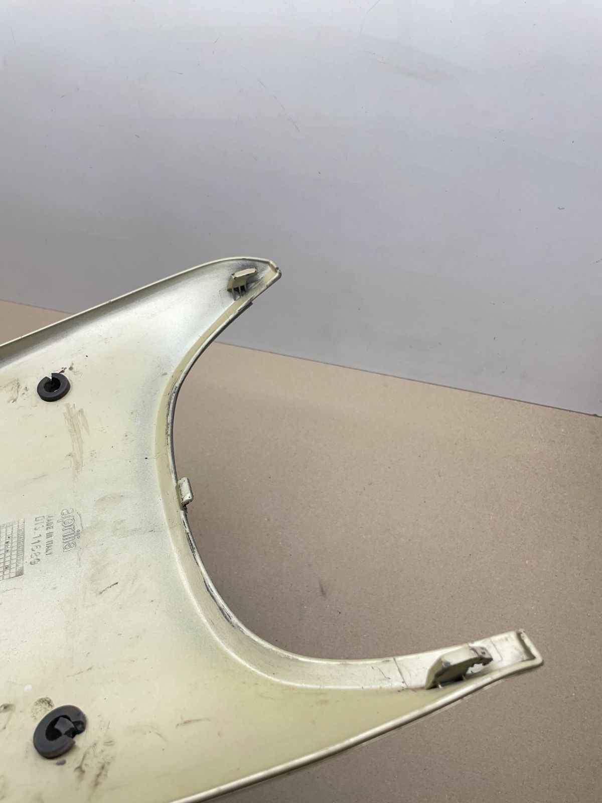 Aprilia Gulliver 50 - Verkleidung hinten oben Heck Abdeckung fairing (76)