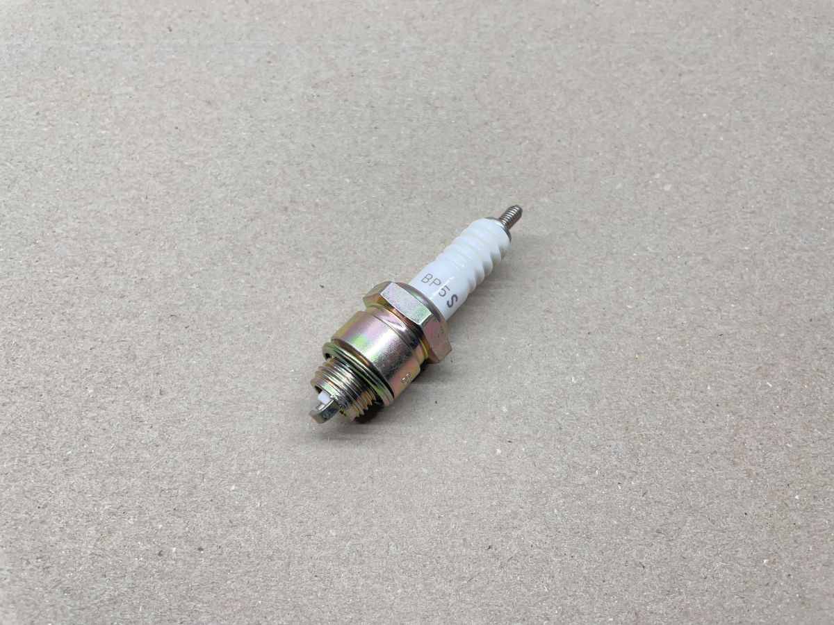 1x NGK Zündkerze BP5S spark plug  (Z2)