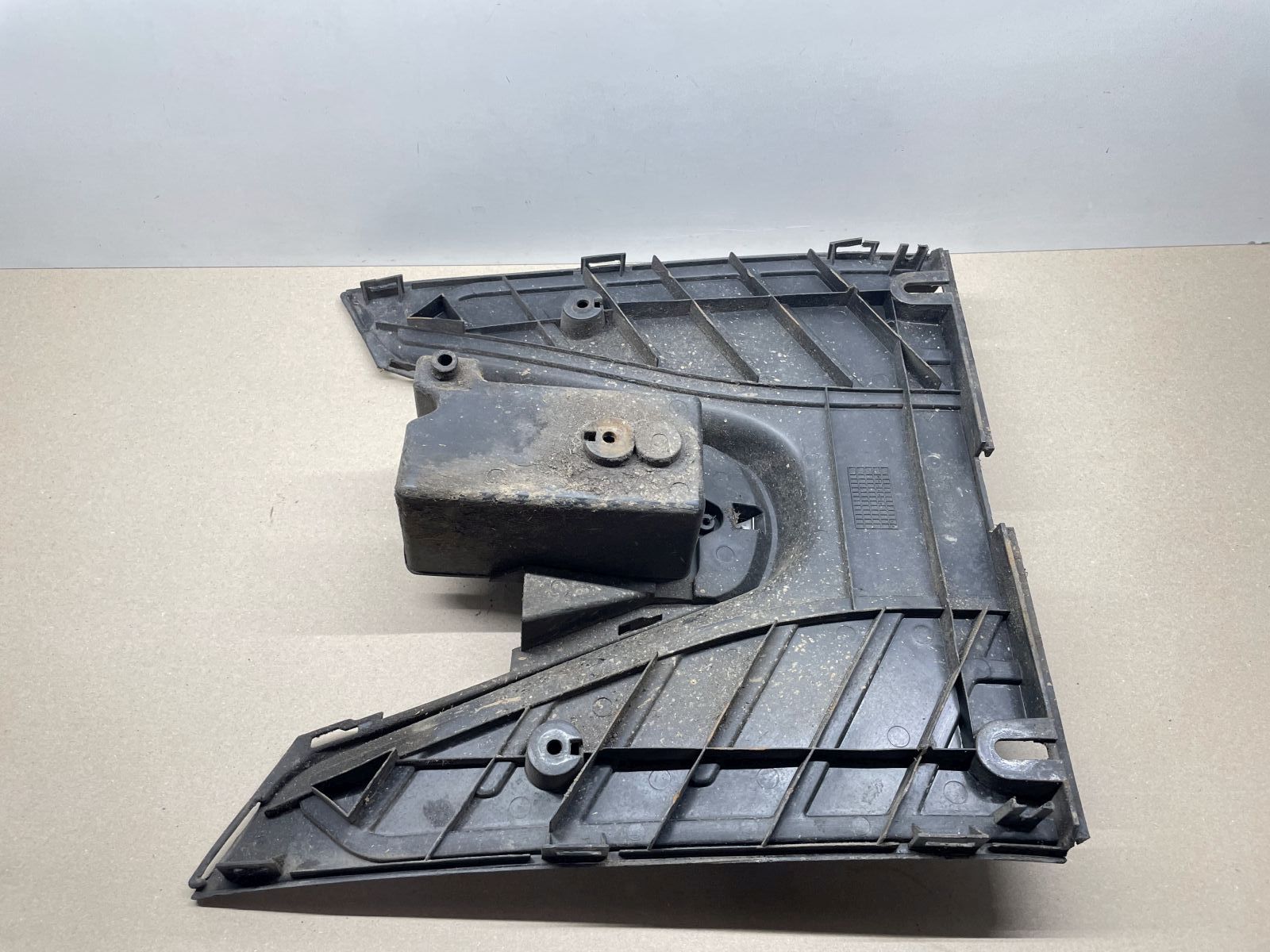 Suzuki AP 50 - Trittbrett Fußablage Verkleidung Abdeckung fairing (62-4)