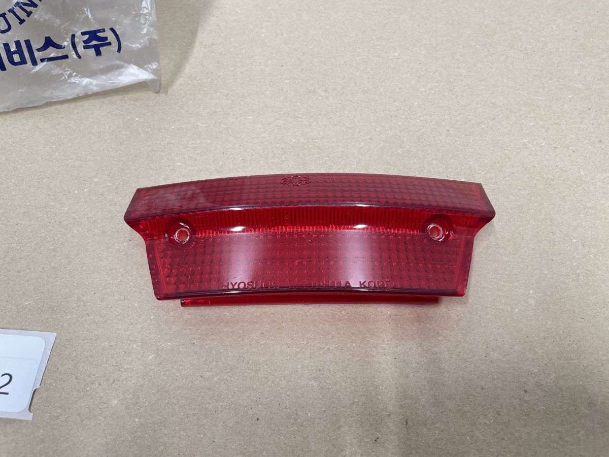 Hyosung Cab SB 50 - ORIGINAL Rücklichtglas NEU Kappe rear light (118-14)