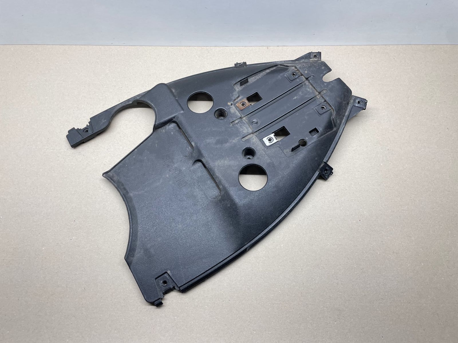 Aprilia SR50 R - Spritzschutz hinten Heck Abdeckung Verkleidung (67)