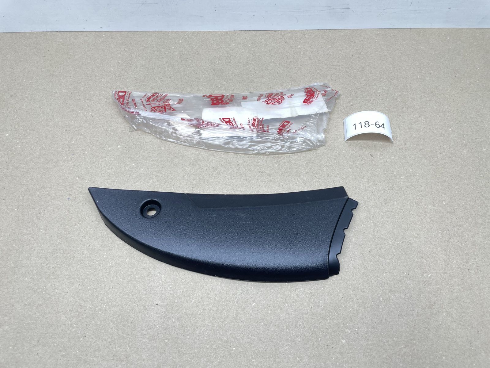 Derbi Hunter 50 - ORIGINAL Verkleidung rechts unten Seitenverkleidung fairing (118-27)