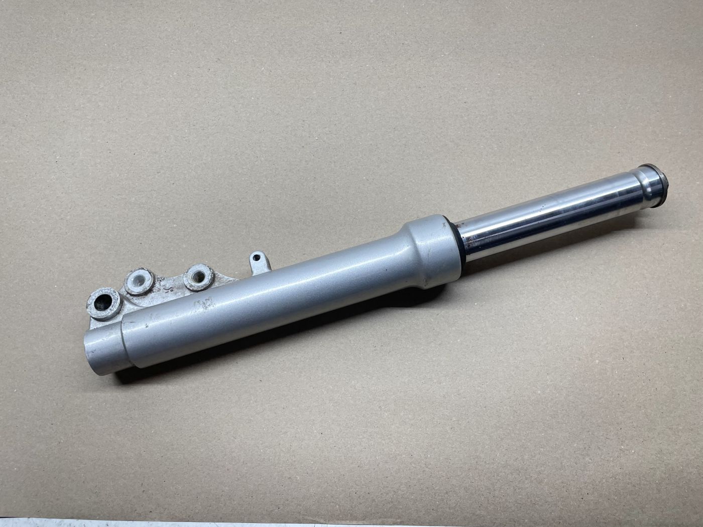 Longjia LJ125T-A Raptor - Gabelholm links Stoßdämpfer fork spar (109-2)