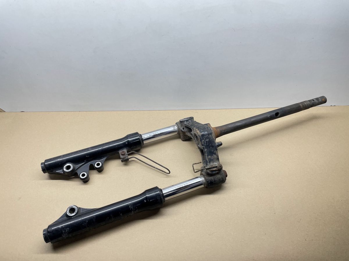 Suzuki AN 125  - Vordergabel Gabel Federung Stoßdämpfer Tachrohr front fork (77)