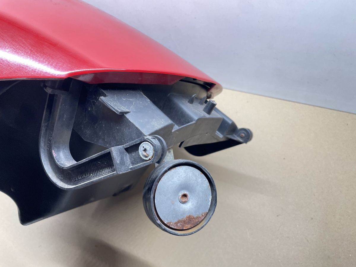 Hercules Splinter / Peugeot Speedake - Front Staufach Verkleidung fairing (81)