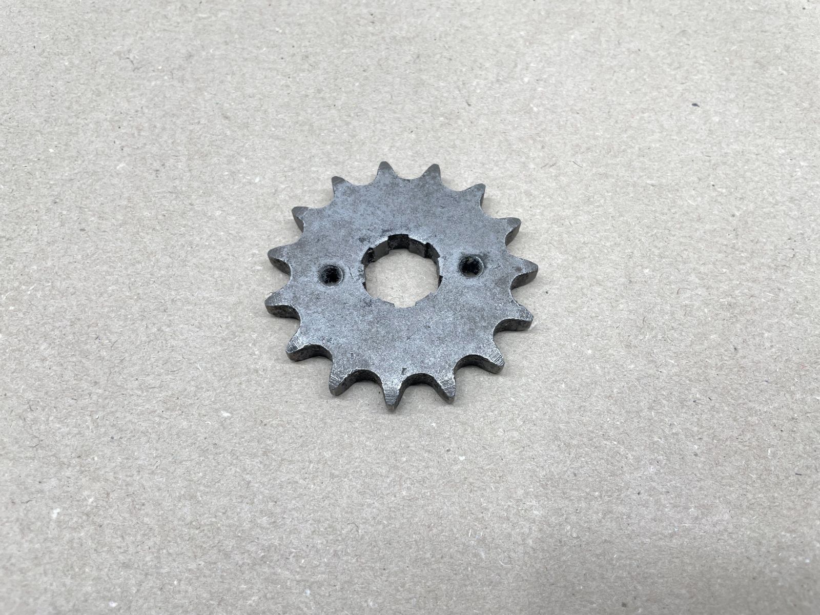 Honda CB 125 - Ritzel 15 Zähne Kettenrad Zahnrad pinion sprocket  (118-27)