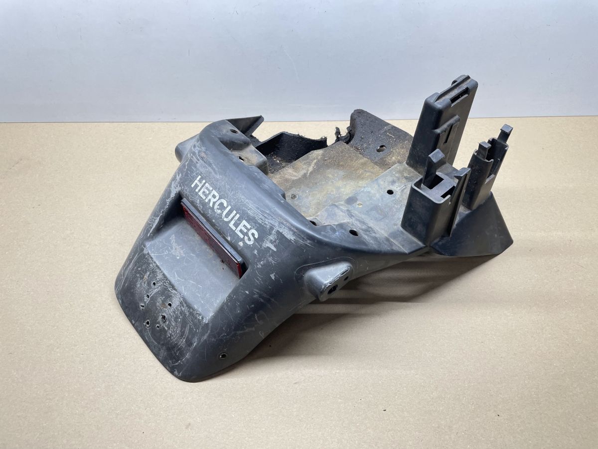 Hercules Splinter / Peugeot Speedake - Spritzschutz hi. Kennzeichenhalter (81)