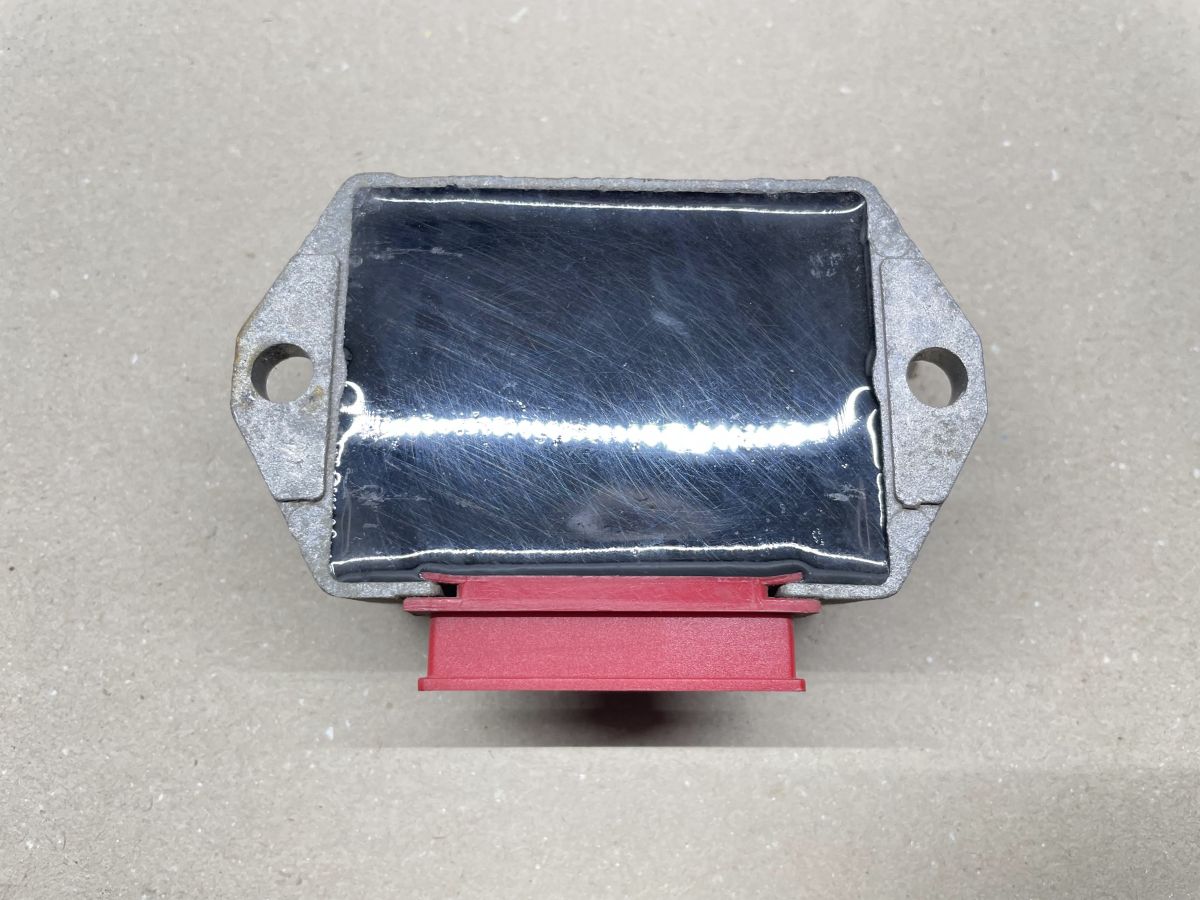 Piaggio Sfera NSL 50 - original Gleichrichter Spannungsregler (102-8)