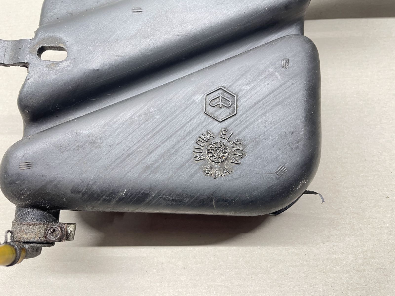 Piaggio NRG MC3 Purejet 50 - original Öltank oiltank Öltankstopfen Deckel (91)