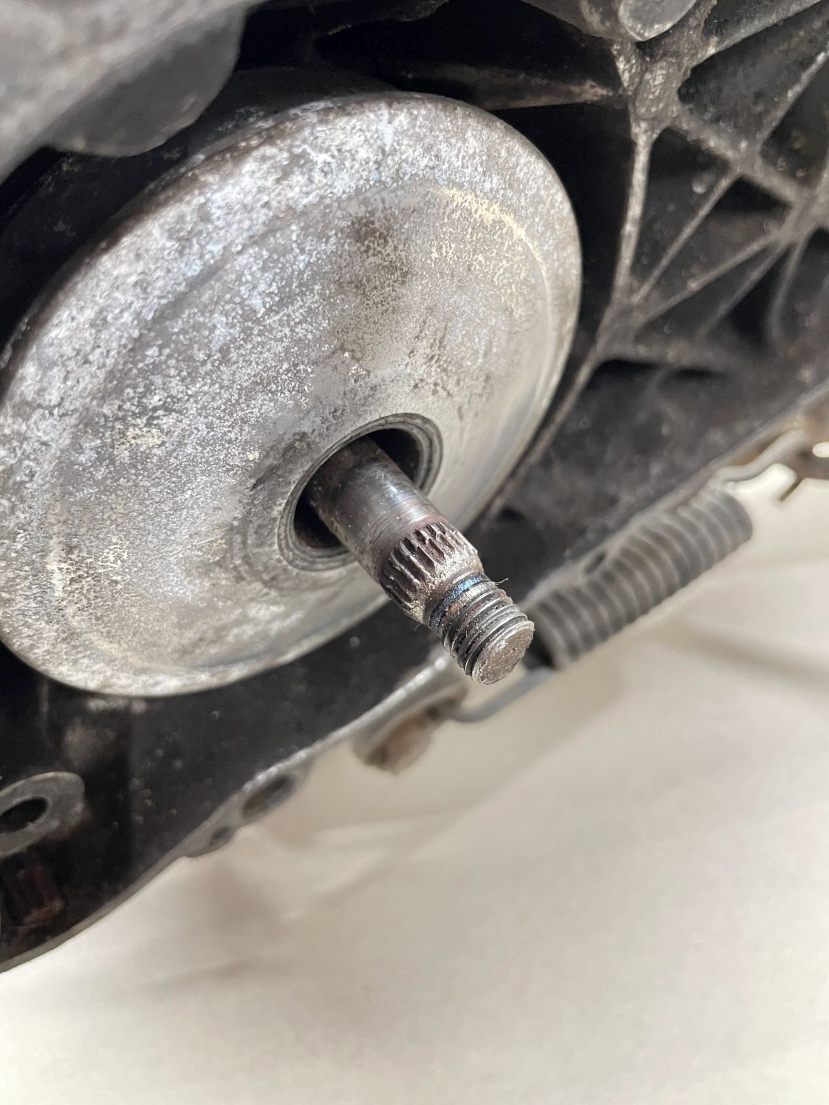 Peugeot TKR Furious 50 -  Motorblock Zylinder Getriebe Kurbelwelle Ständer (89)