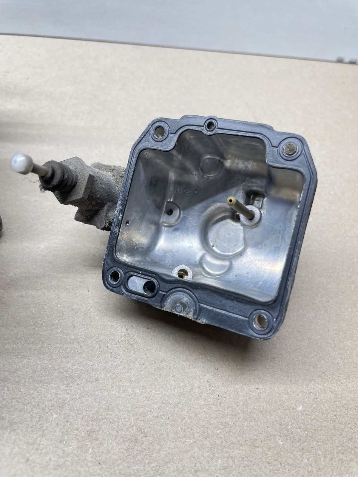 Suzuki AN 125 - ORIGINAL Mikuni Vergaser  (77)
