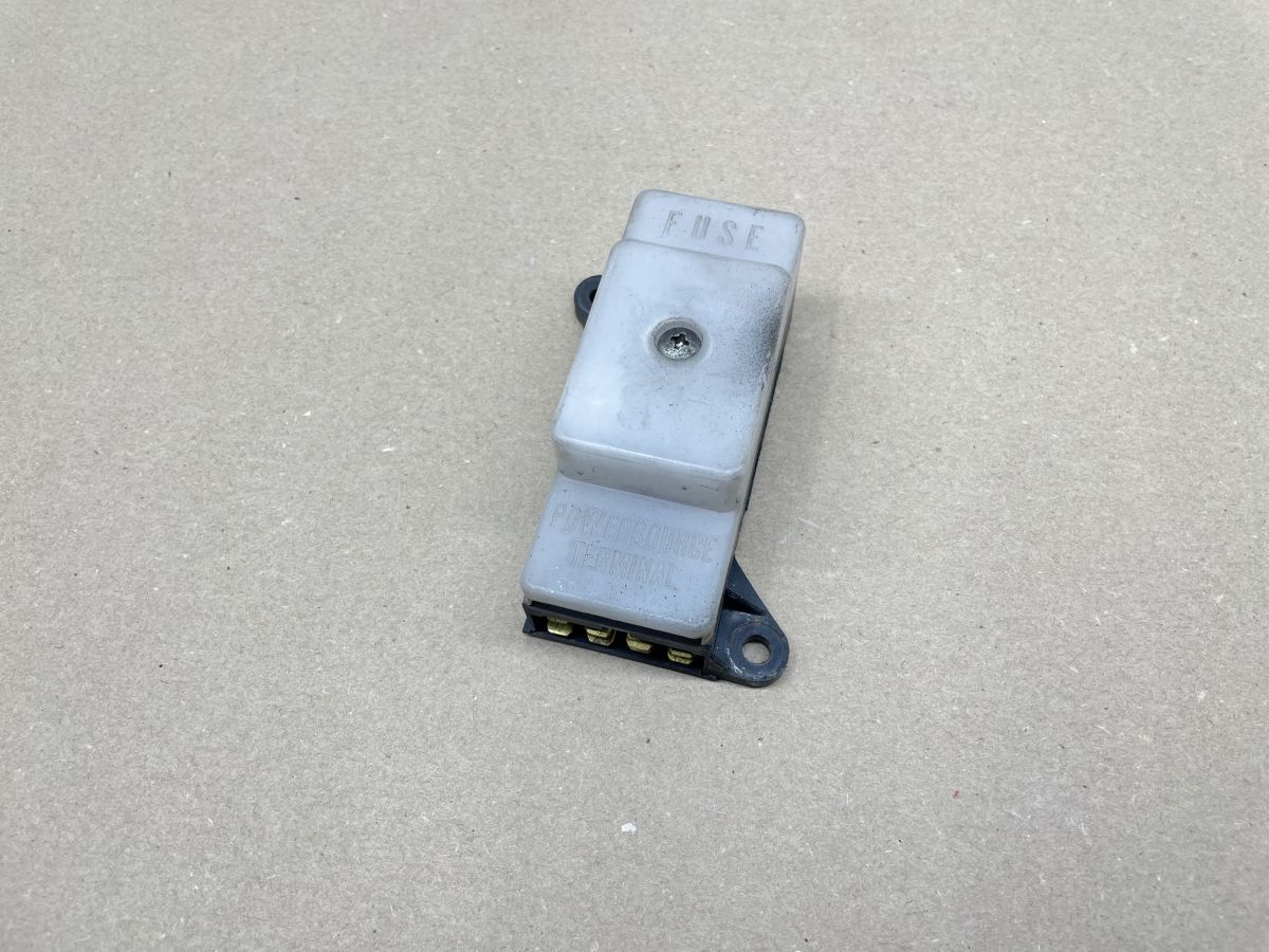 Suzuki GSX 600 F - Sicherungskasten SIcherungsbox fusebox  (118-18)