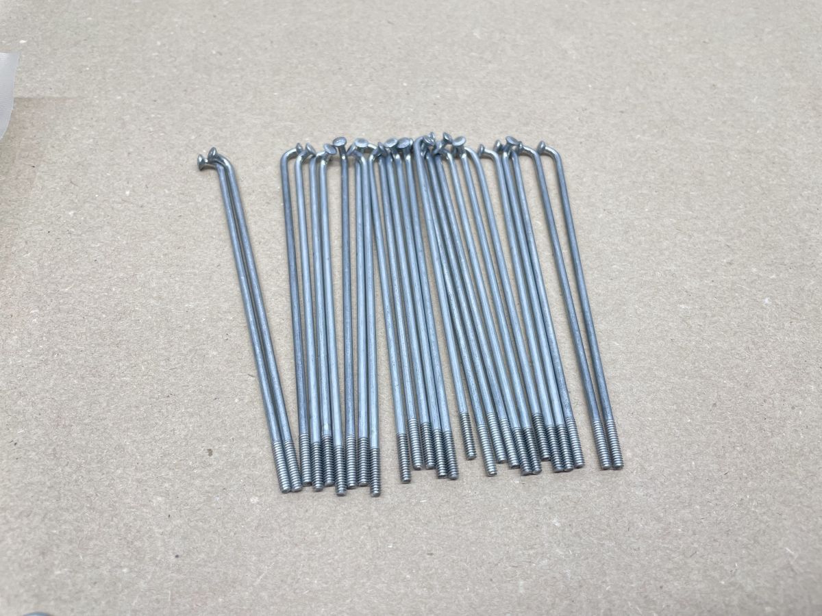 LEM CR3 CR4 - 27x ORIGINAL Vorderradspeiche Felge Reifen front wheel spokes (118-19)