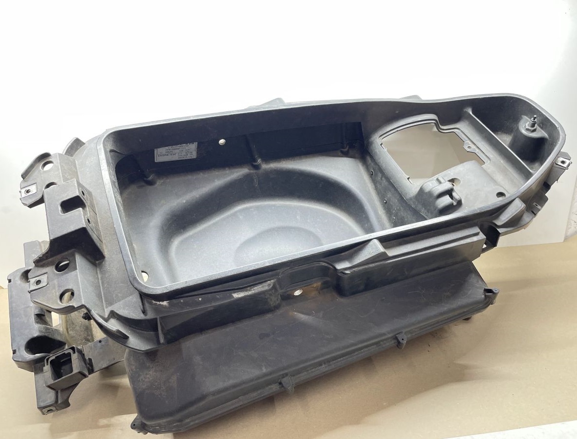 Piaggio X9 250 - Helmfach Staufach Verkleidung fairing (75)
