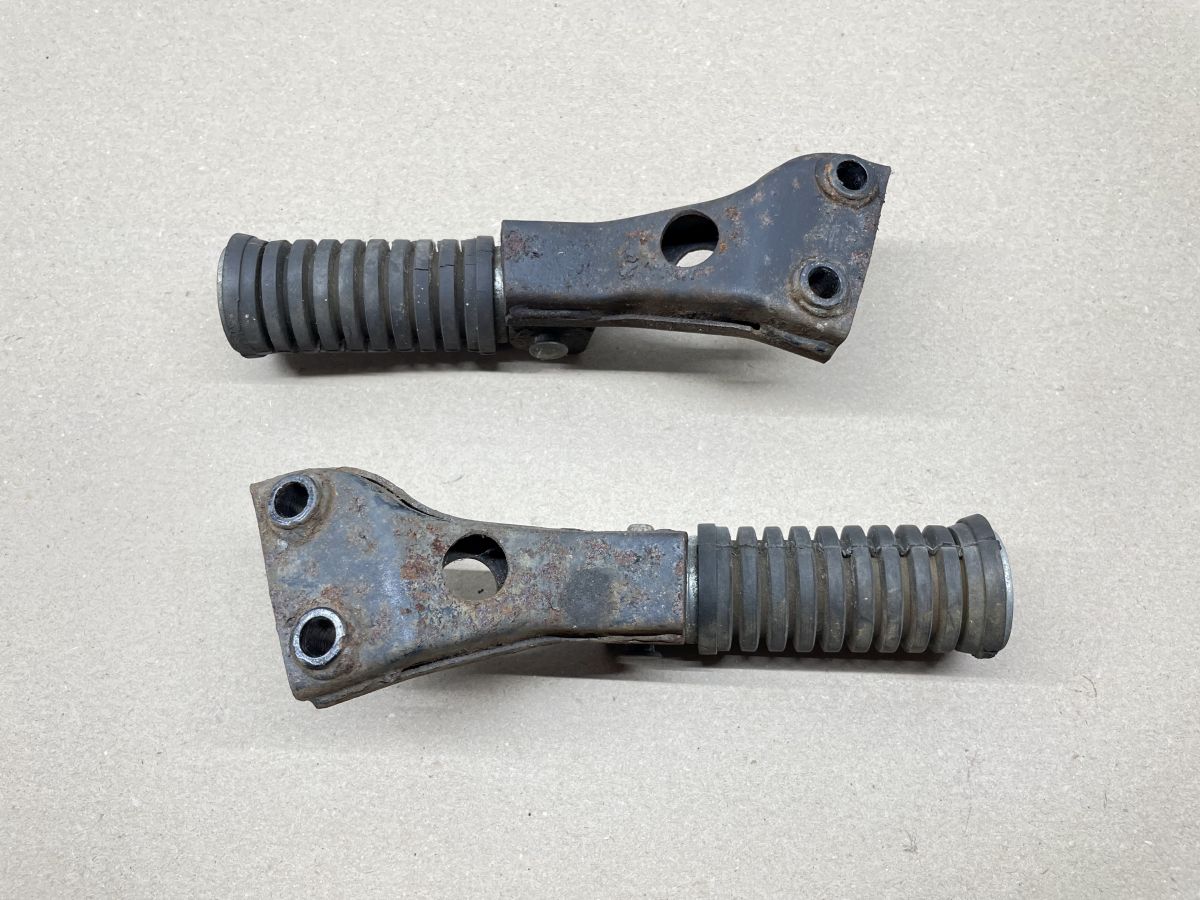 Itteco Shark TR50 - original Fußrasten Fußablage Sozius Beifahrer  (72-1)