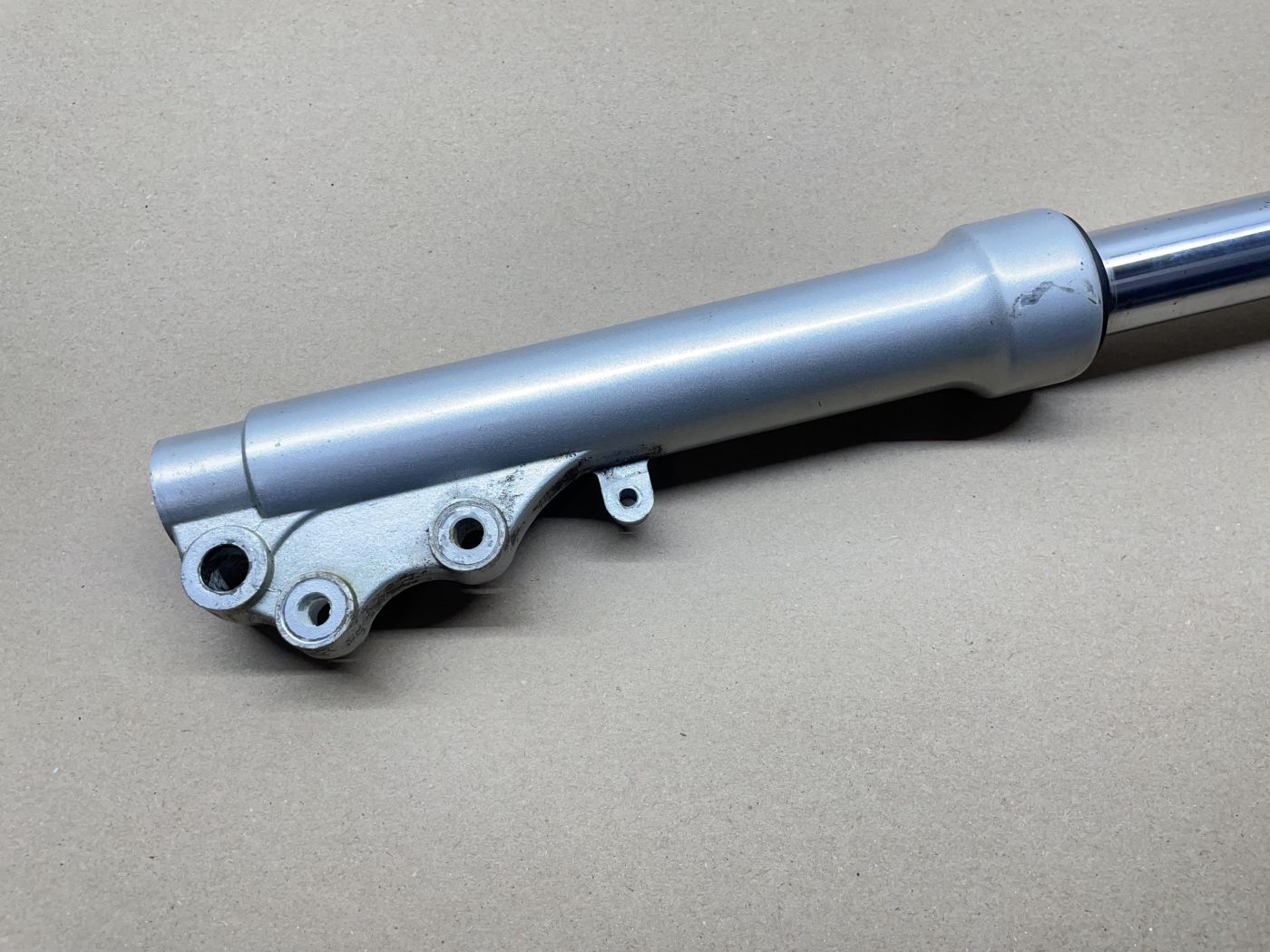 Longjia LJ125T-A Raptor - Gabelholm links Stoßdämpfer fork spar (109-2)