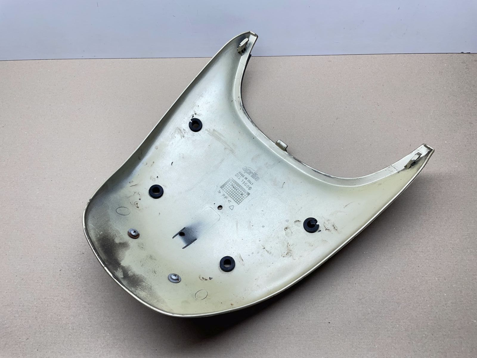 Aprilia Gulliver 50 - Verkleidung hinten oben Heck Abdeckung fairing (76)