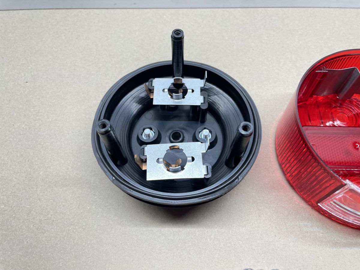 BSK Rücklicht Rund für Simson S51 KR51/2 SR50 MZ ETZ 125 150 250 NEU  (94-246)