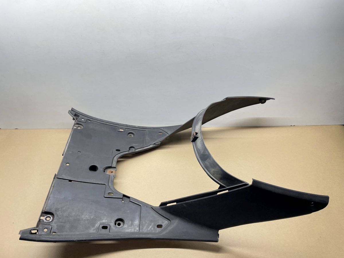 Suzuki AN 125 - Trittbrett Fußablage Abdeckung Verkleidung fairing (77)