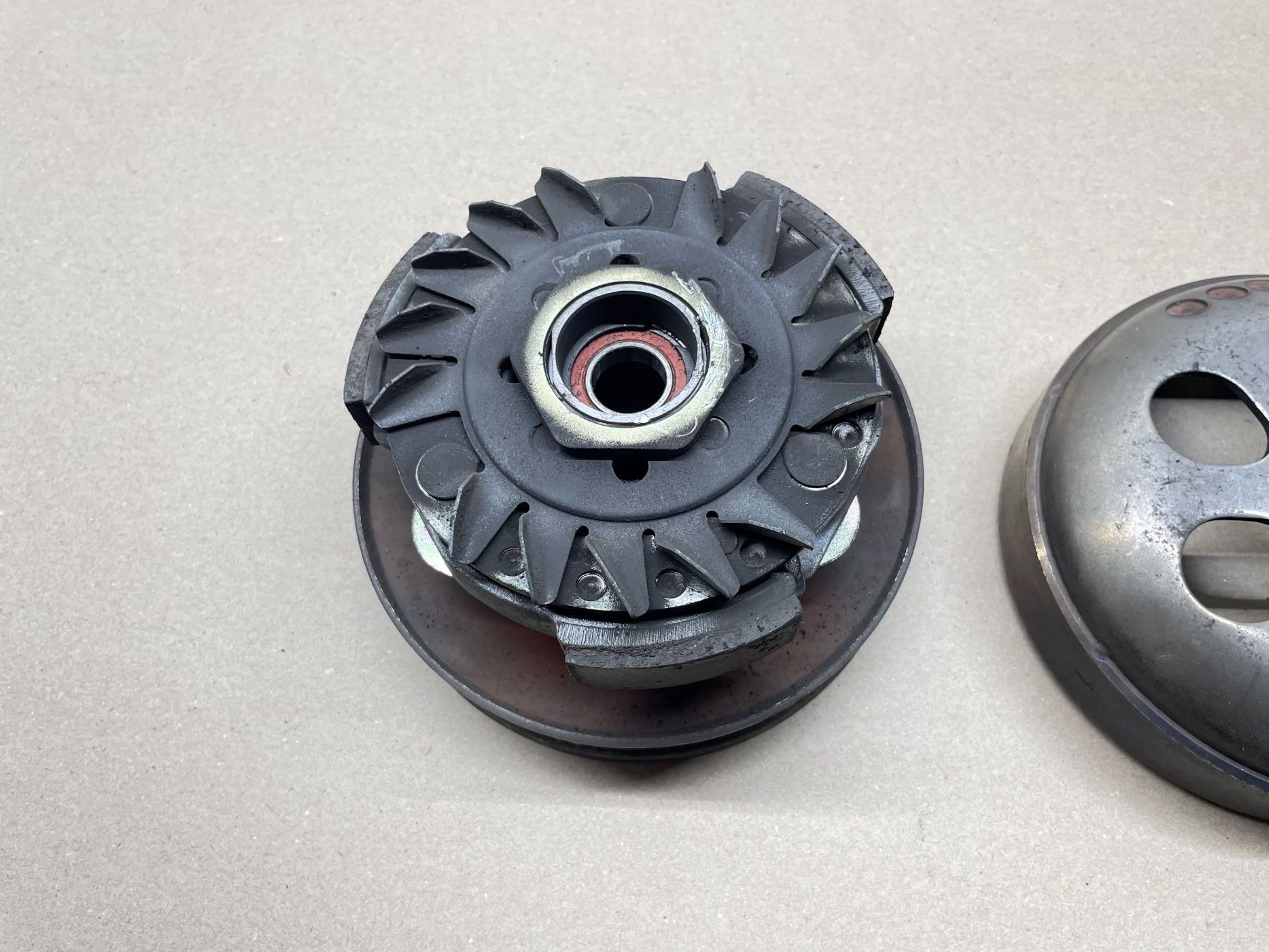 Piaggio Beverly 125 - Kupplung MPC01 komplett Kupplungsglocke Wandler clutch (110)