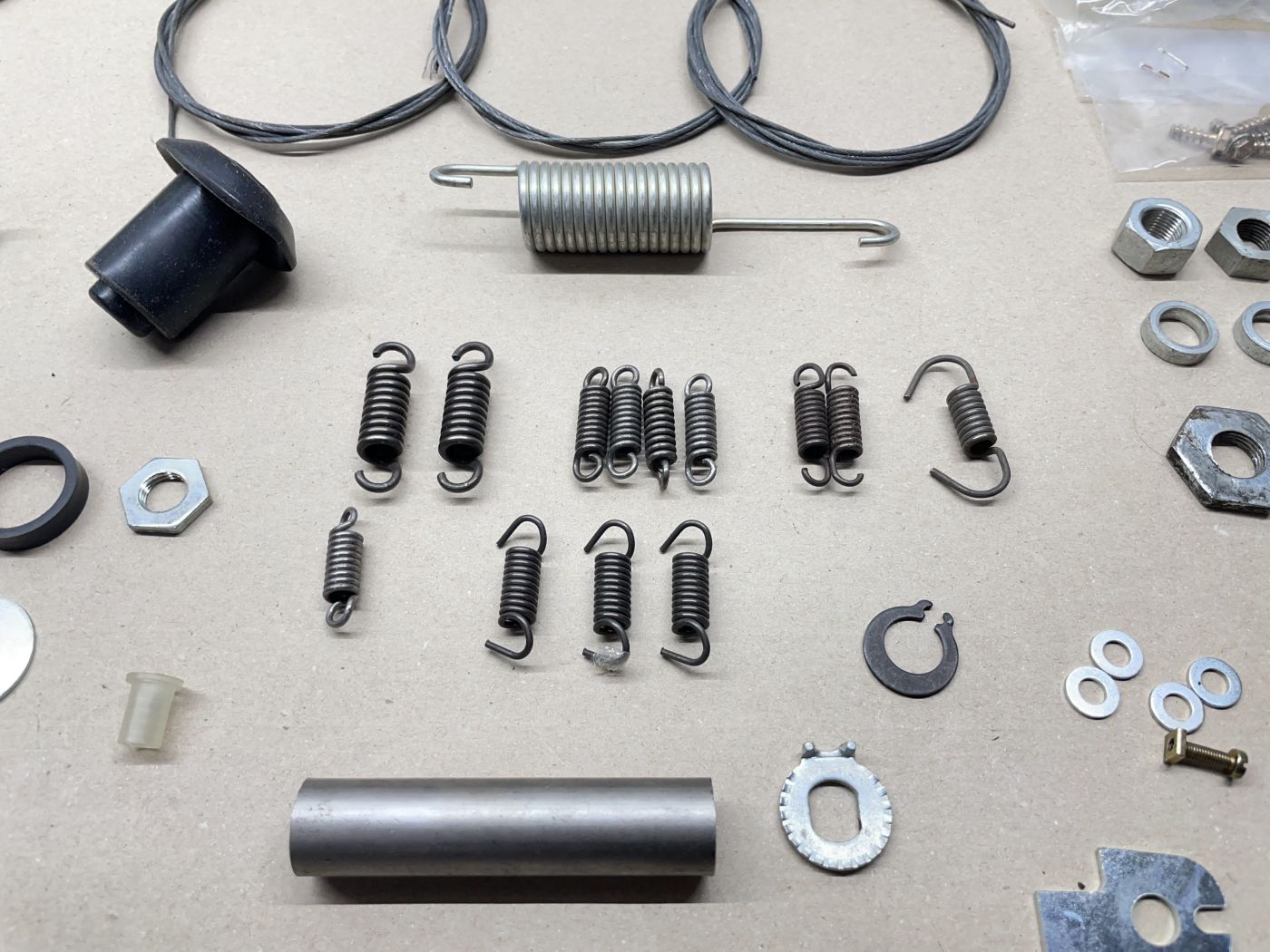 Mofa Moped Teile - Bremszug Schraube Mutter Feder Bremsbacke Dichtung Vergaser (39-81)