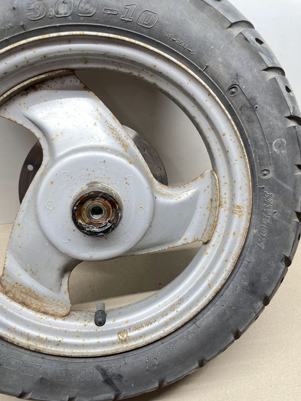 Itteco Shark TR50 - Vorderrad Reifen Felge vorne front wheel  (72-1)