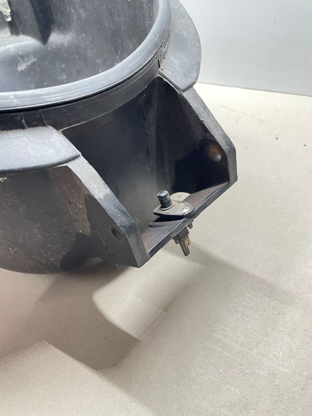 Aprilia Gulliver 50 - Helmfach Rahmen Heckklappe Staufach Verkleidung (102-10)