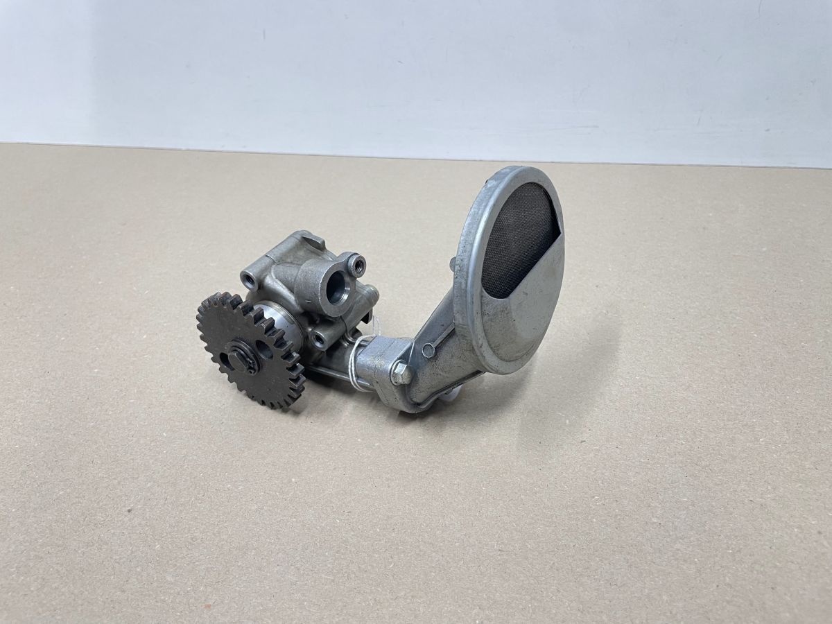 Kawasaki GPZ 500 S EX500A - original Ölpumpe Ölsieb Ritzel oilpump  (118-14)