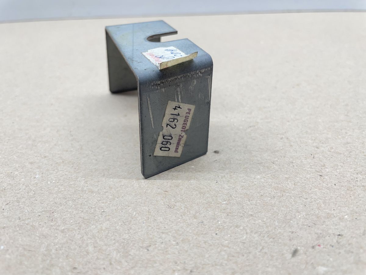 Peugeot Vogue - original Tachohalterung Halter Mofa Moped speedometer (39-34)