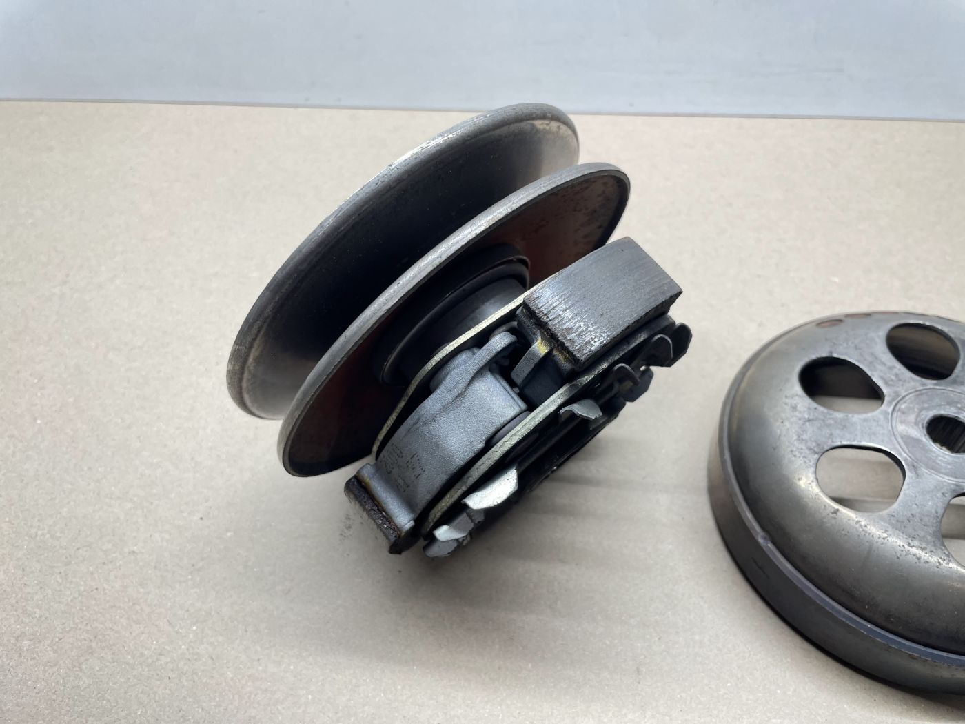 Piaggio Beverly 125 - Kupplung MPC01 komplett Kupplungsglocke Wandler clutch (110)