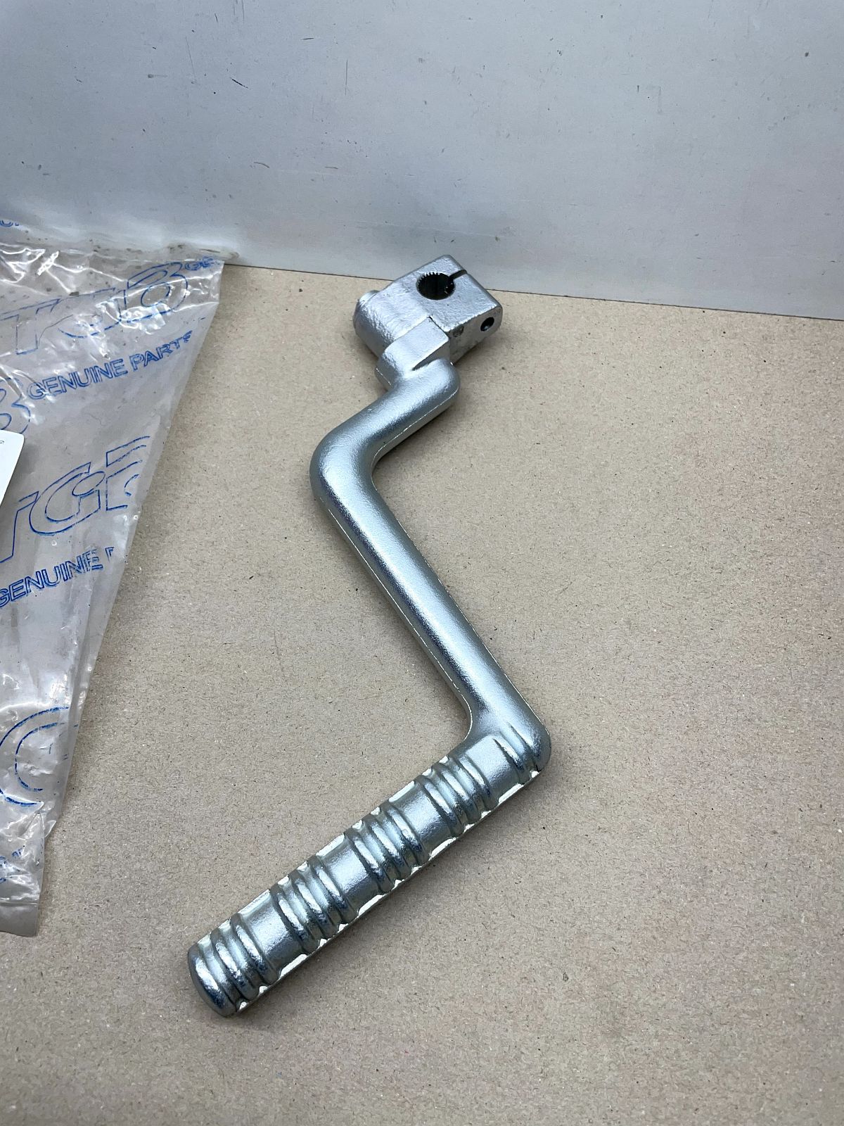 TGB Hornet 90 ATV - ORIGINAL Kickstarter 526205 Motor Antrieb NEU lever (40-20)