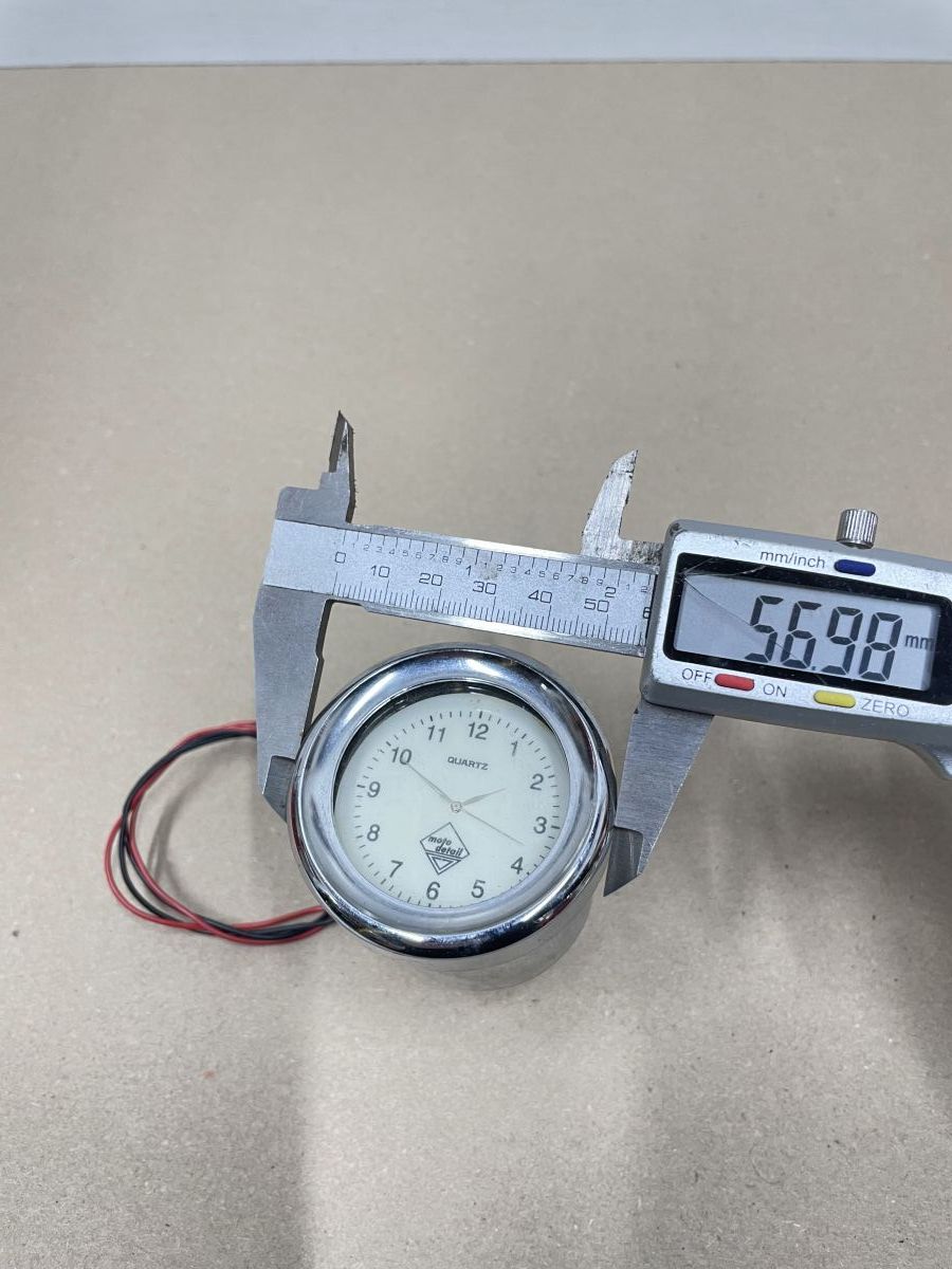 Moto Detail Quartz Uhr elektrisch - Motorrad Traktor Honda Suzuki Kawasaki (118-14)