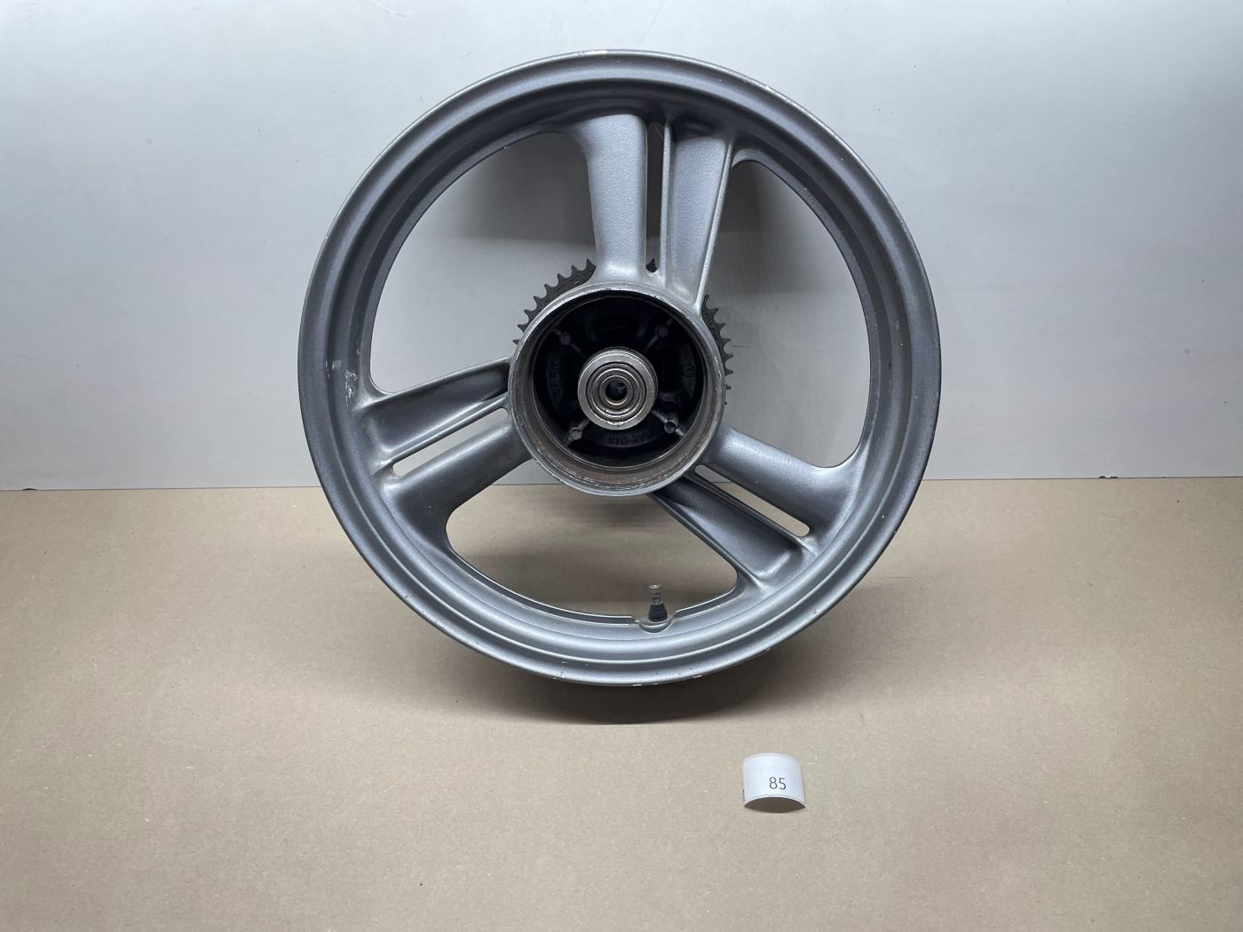 Daelim VS125  - Hinterrad J16xMT 2.5 Reifen Felge hinten wheel (118)