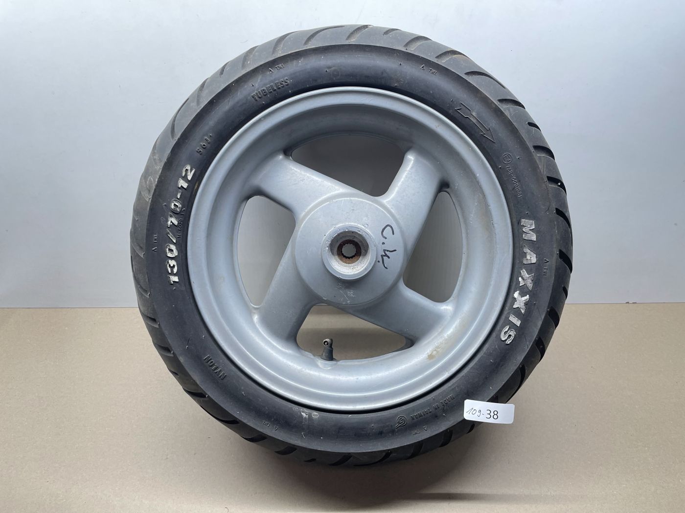 Malaguti F15 - Hinterrad Reifen Felge hinten wheel (109-38)