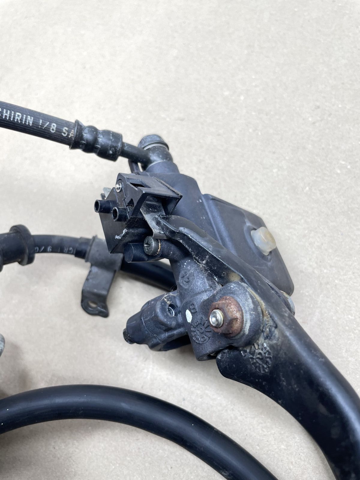 Honda X8R - Bremse hinten Bremszange Bremsleitung rear brake (119)