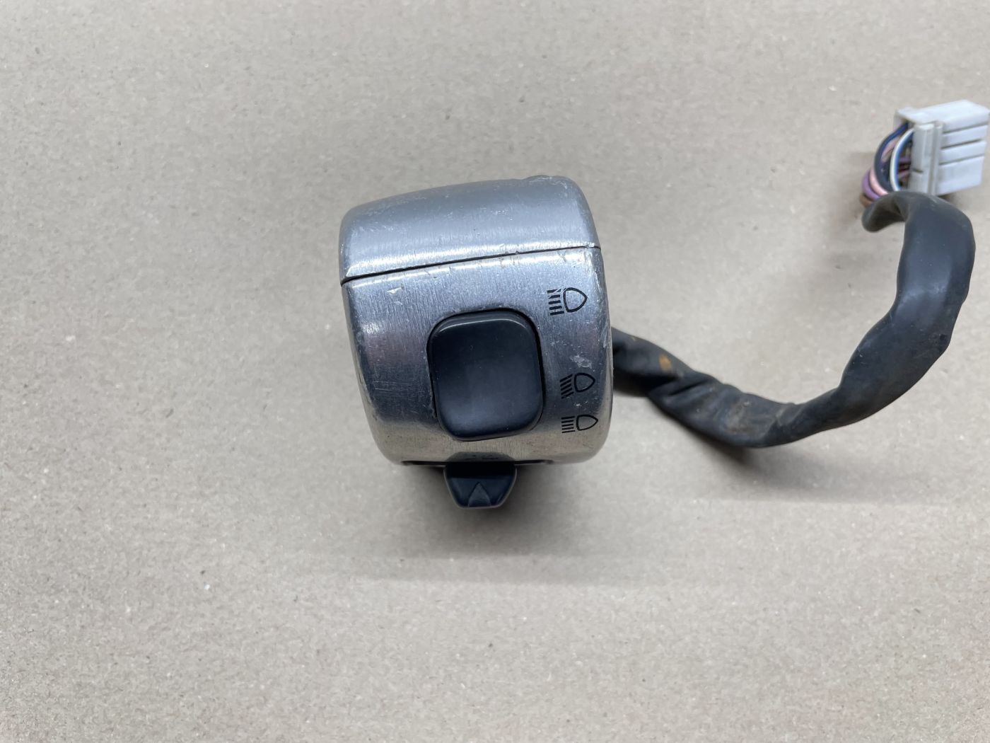 Piaggio Beverly 125 - Lenkerschalter Lichtschalter Hupe Blinker  (110)