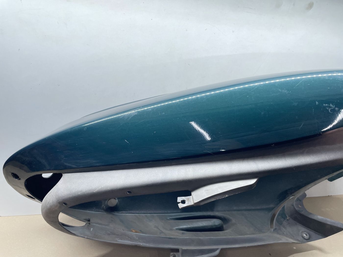 Aprilia Leonardo 125 - Heck Verkleidung Abdeckung Backe fairing (109-1)