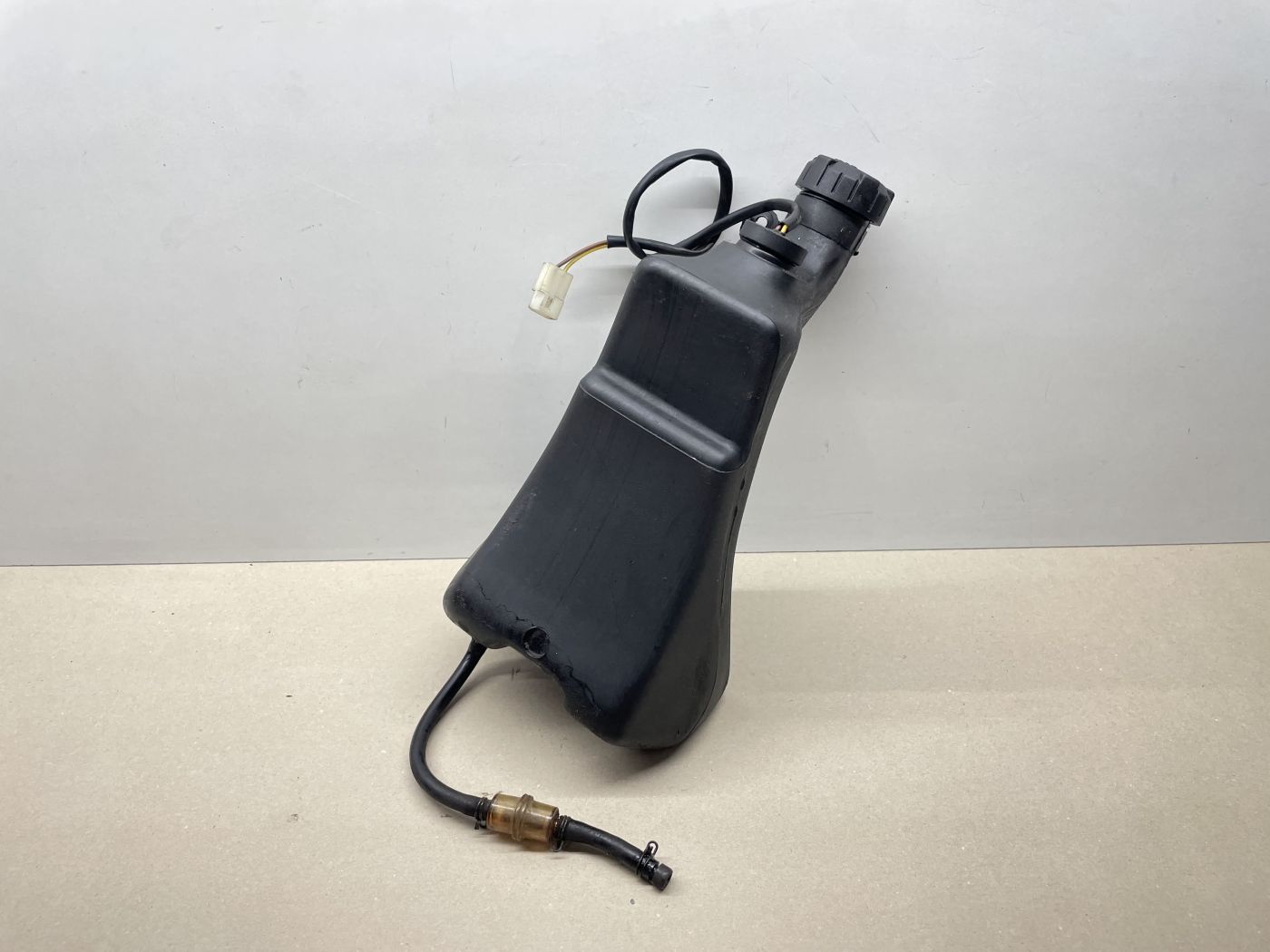 Atala Byte RT10 - original Öltank oiltank Öltankstopfen Deckel  (102-17)
